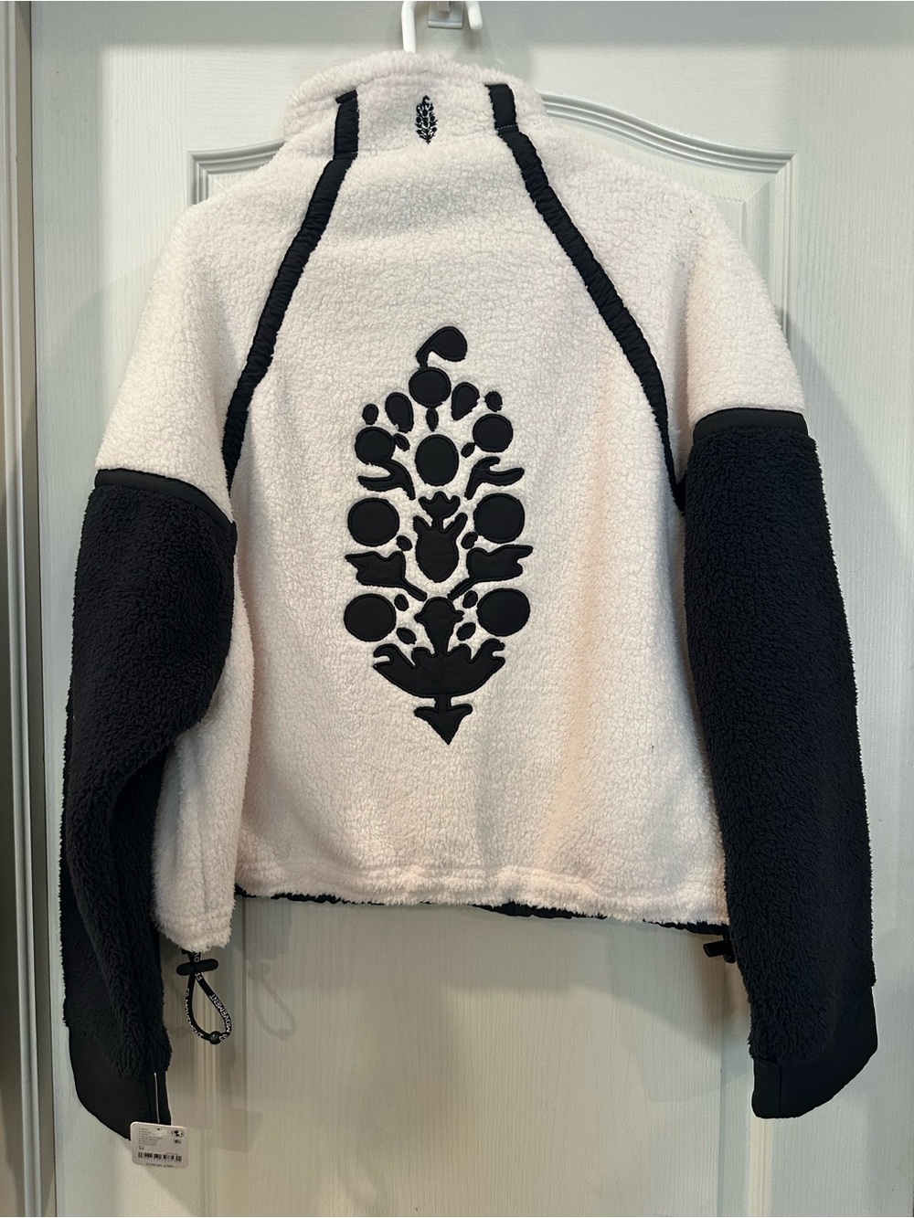Free People Movement Mountain High Logo Half Zip size Med NWT